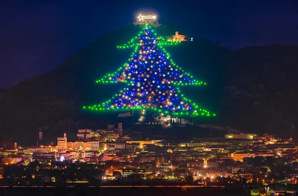 Waar Staat de Grootste Kerstboom ter Wereld