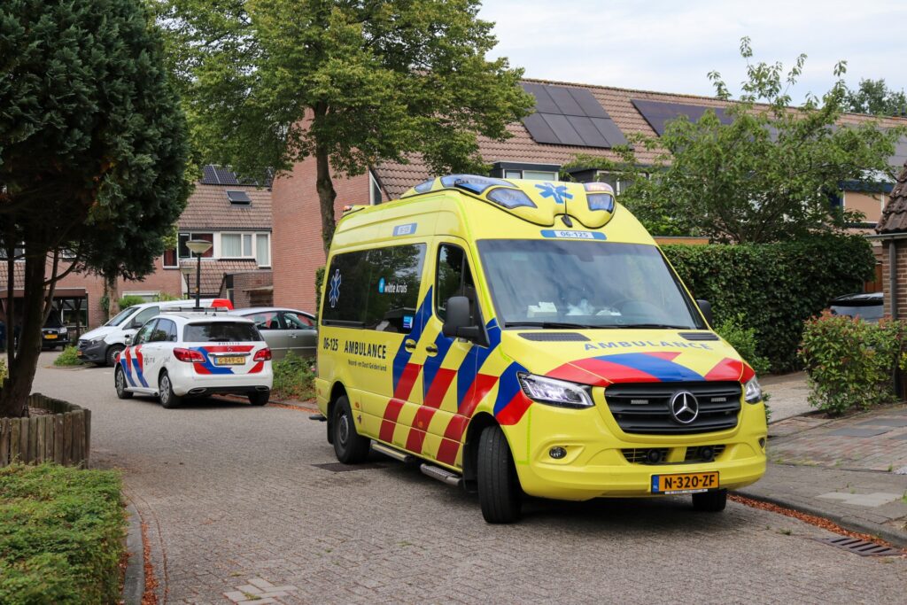 Ambulance met spoed ingezet na medisch incident op A1 bij Apeldoorn