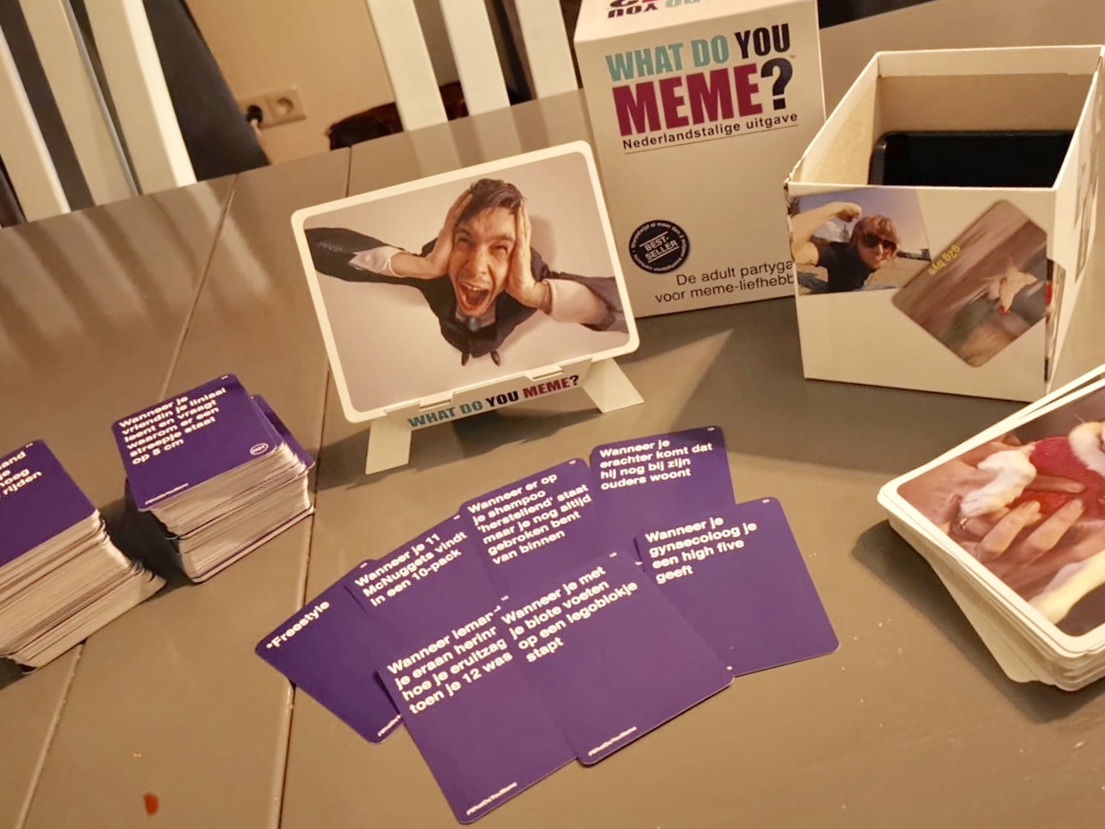 What the Meme spel groeit uit tot vast partyconcept binnen gezelschappen