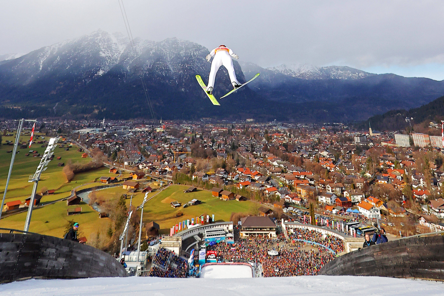 Schansspringen Garmisch-Partenkirchen 2 januari 2026: live op tv en uitzendingstijden