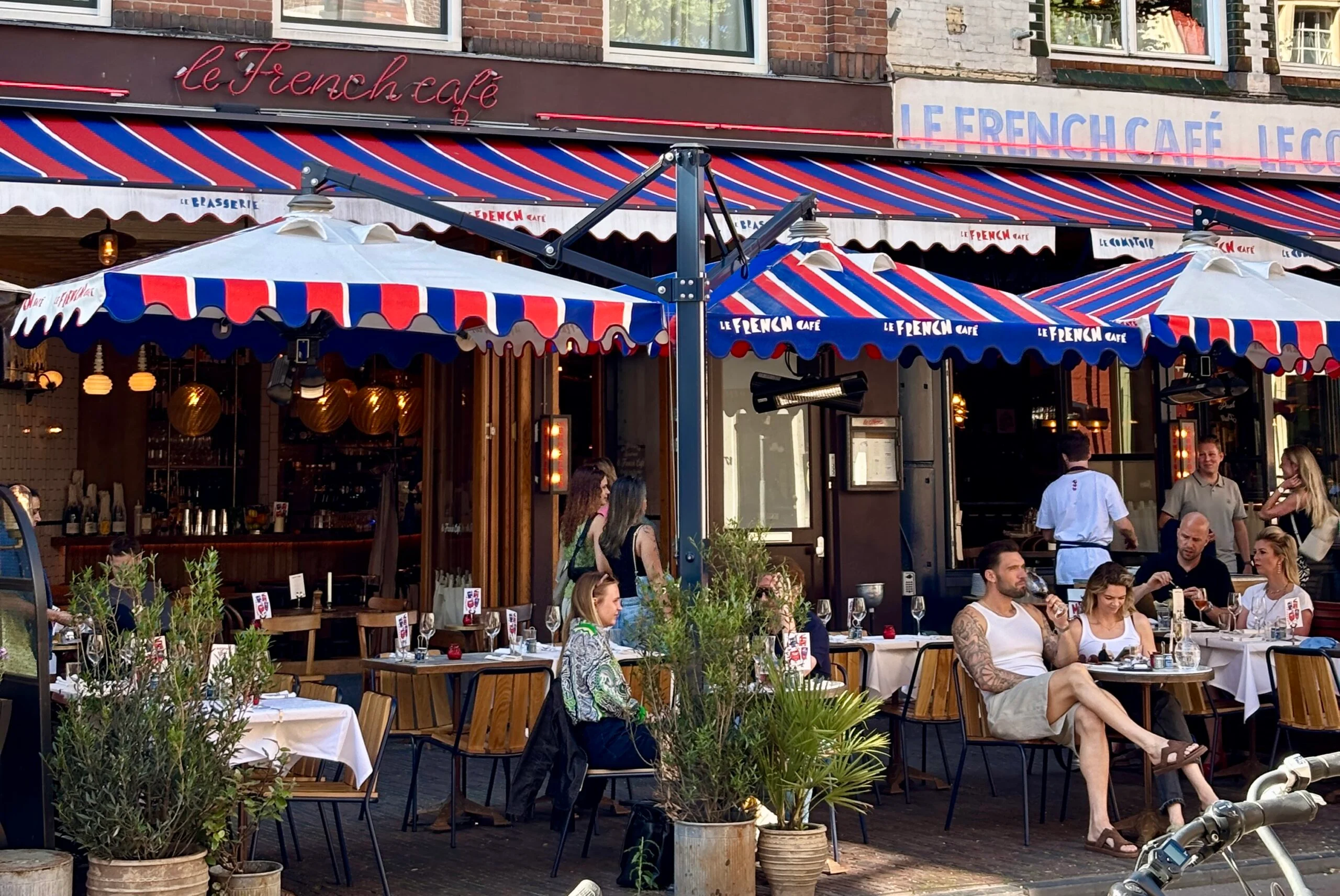 Le French Café Utrecht 2026: reviews, parkeren, reserveren, openingstijden, menu, adres, contact, sfeer, ervaringen bezoekers