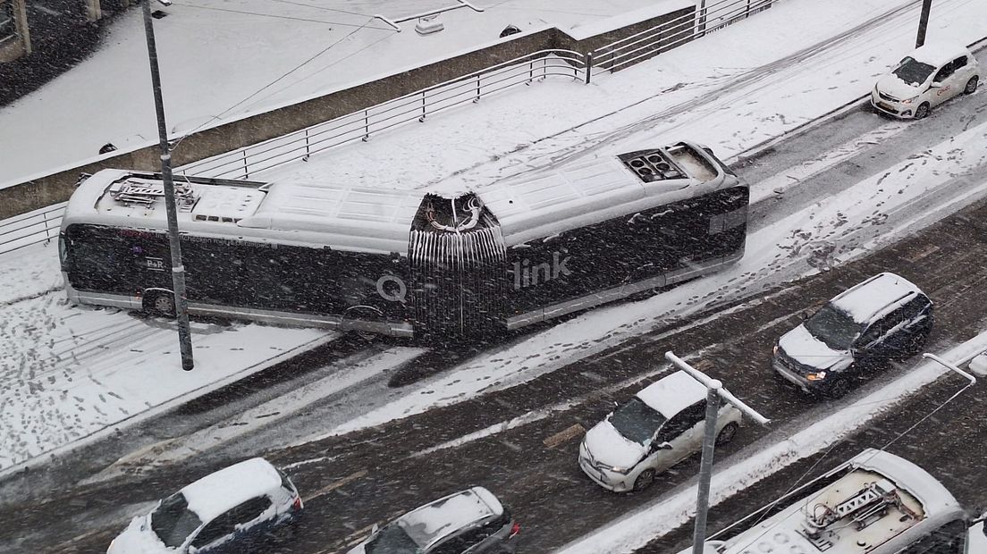 Wanneer rijden de bussen weer op 6 januari 2026? Antwoorden van reizigers