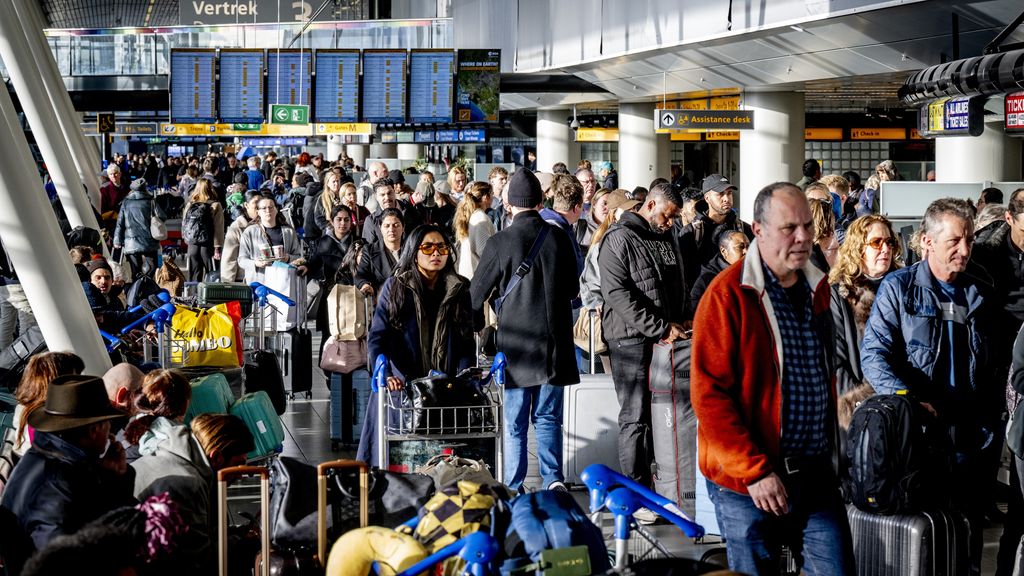 Stroomstoring Schiphol vandaag, vertragingen en chaos voor reizigers