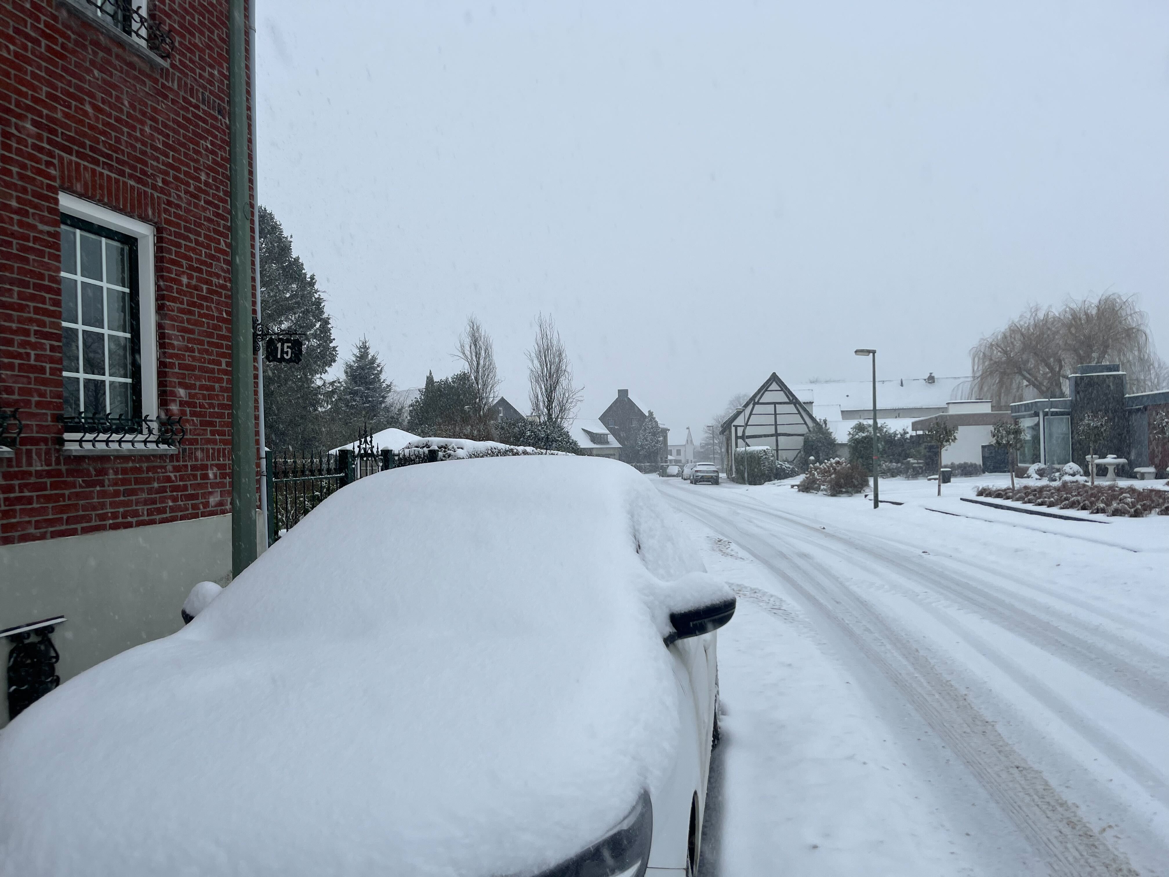 Waarschuwing voor matige sneeuw en ijs op 13 januari 2026 in Nederland