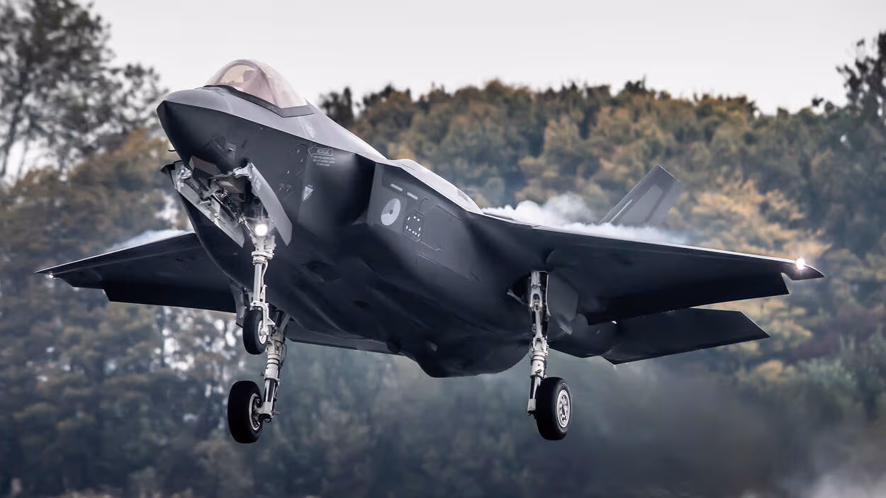 F35 over Schiphol: Hoe laat passeren vliegtuigen?
