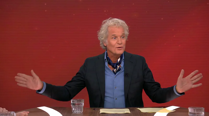 Jeroen Pauw en zijn kenmerkende sjaaltjes uitgelegd