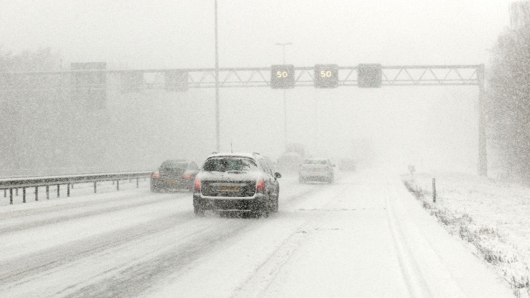 Sneeuwverwachting 30 januari 2026: kou en gladheid