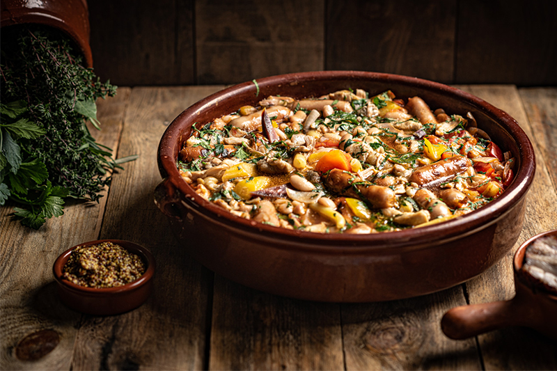Vleesragout met witte bonen: traditioneel gerecht