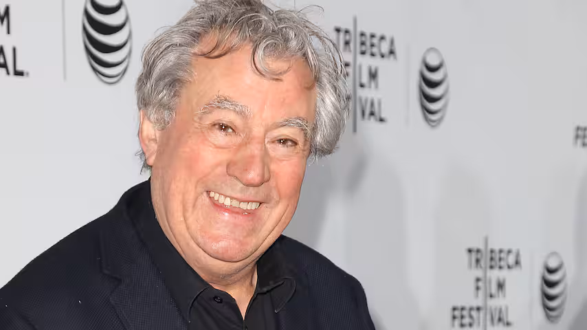 Welk Monty Python-lid reisde voor BBC rond de wereld