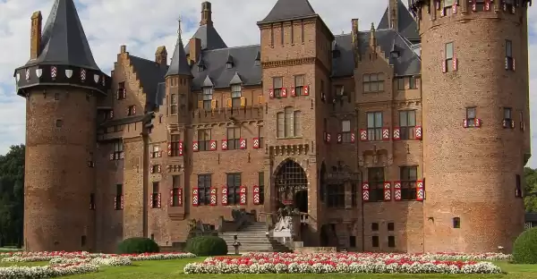 Waar in Utrecht staat Kasteel de Haar precies?