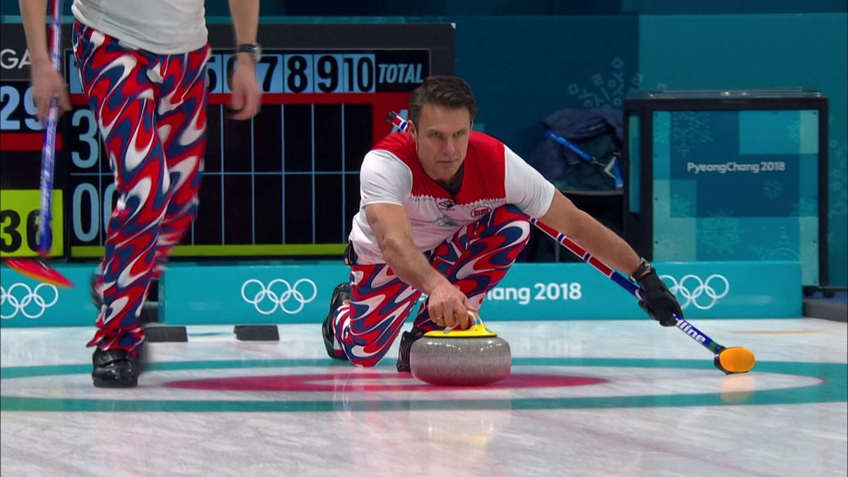 Curlingrel Canada–Zweden leidt tot ingrijpen bond