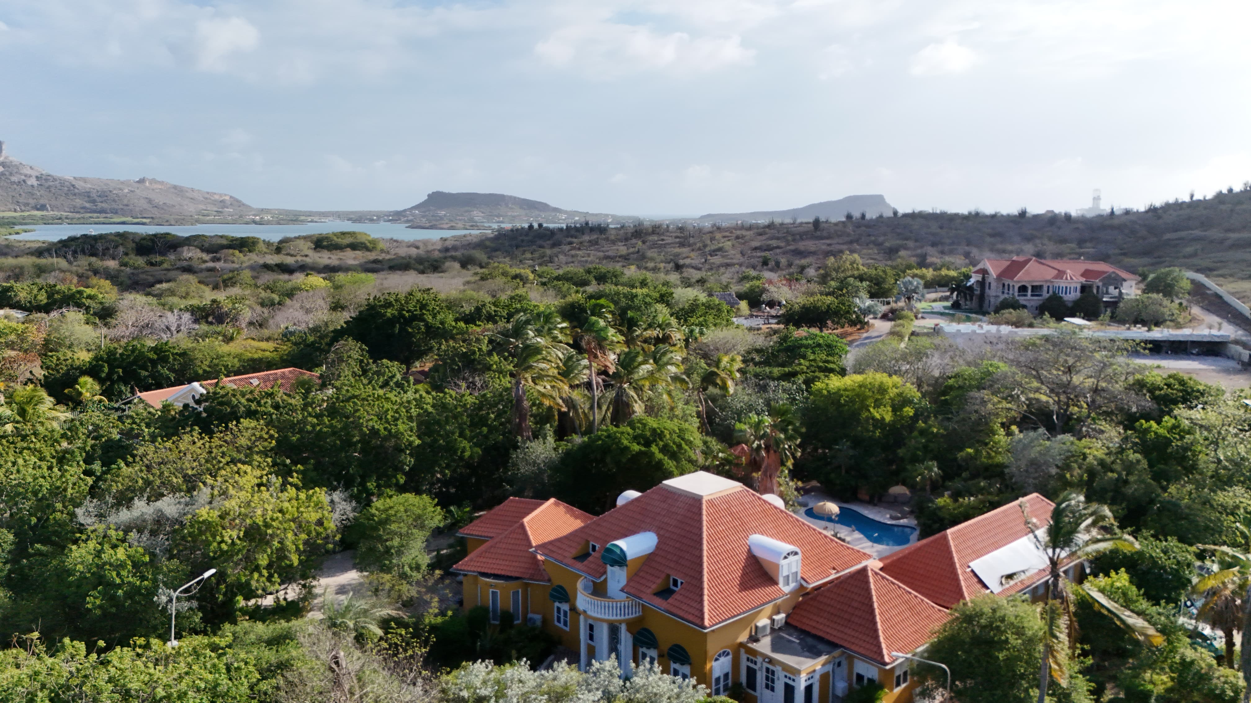 Boutique hotel Curaçao Het Roer Om: verbouwing & tegenslag