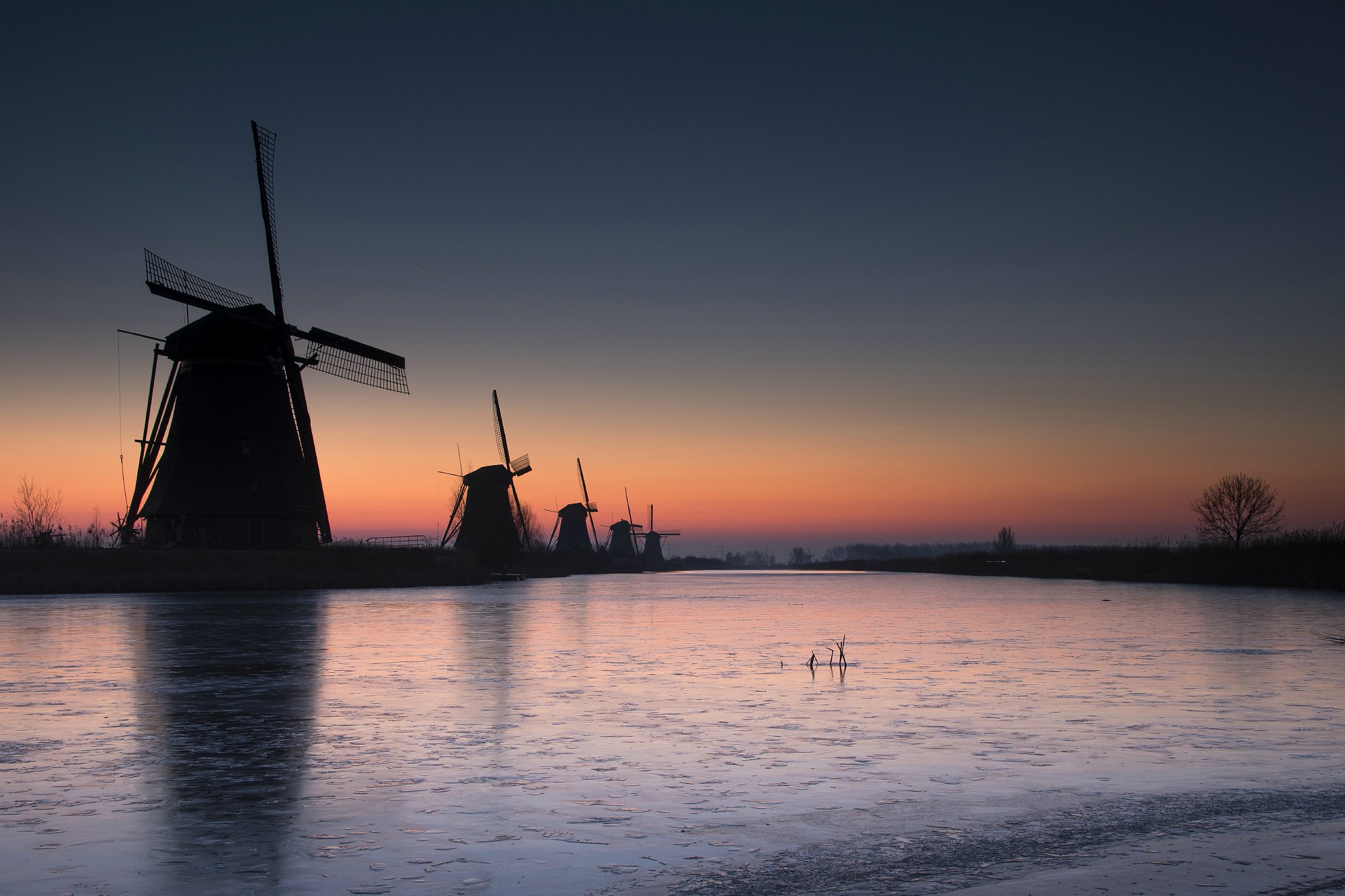 Zonsondergang vandaag 26 februari tijden Nederland