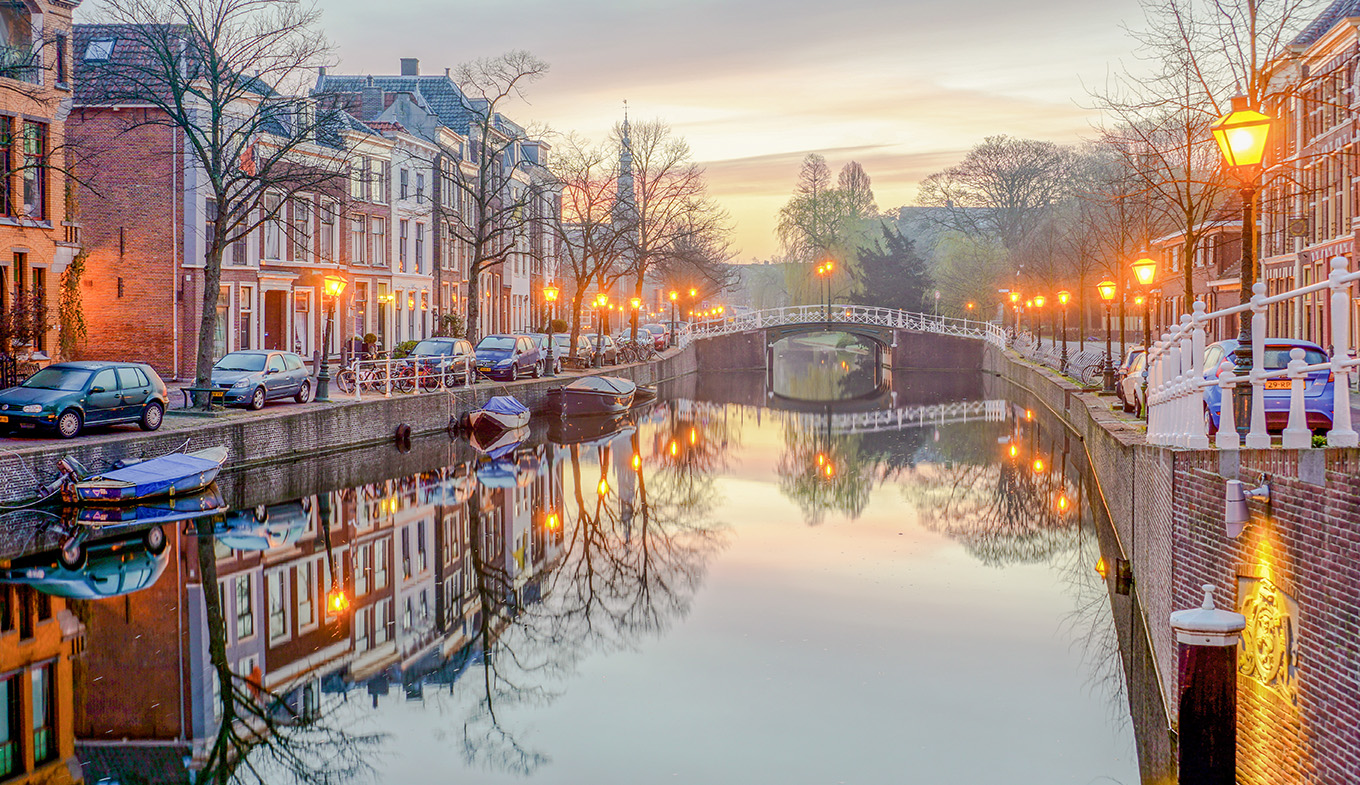 Wat is het oudste bouwwerk van Leiden? Burcht