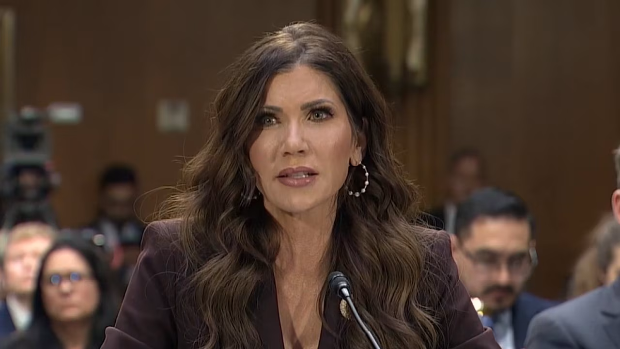 Kristi Noem fired waarom werd de Amerikaanse minister ontslagen