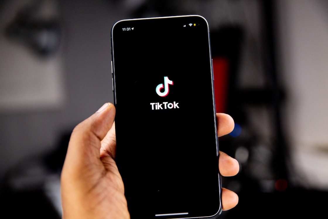 Onderwijsassistent Hoogezand TikTok: Waarom Gaat Deze Video Viral?
