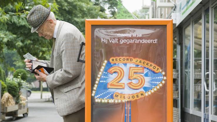 Wat Was de Hoofdprijs bij de Allereerste Oudejaarstrekking in 1992? Dit Is het Antwoord